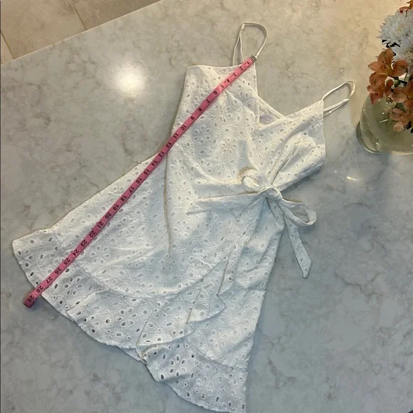 NWT Gianni Bini White Eyelet Wrap Mini Dress - Picture 4 of 9